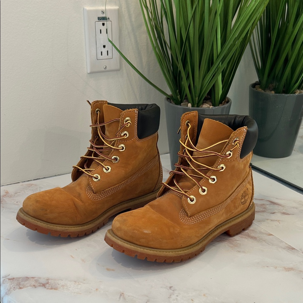 Women’s Timberlands Leather Work Boots - Classic Lace-Up